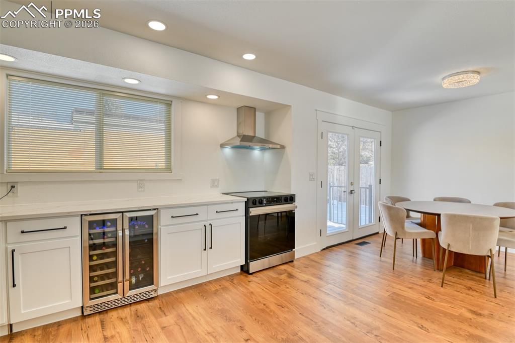 Image 6 of 46: Kitchen