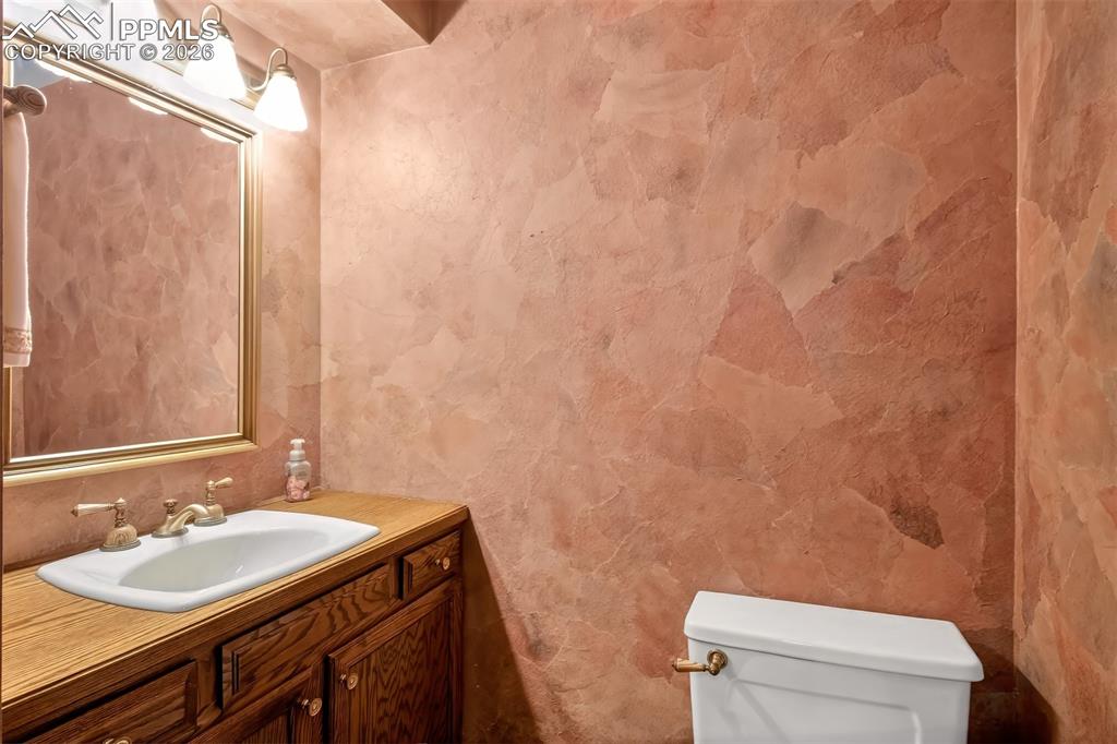 Image 12 of 44: Bathroom