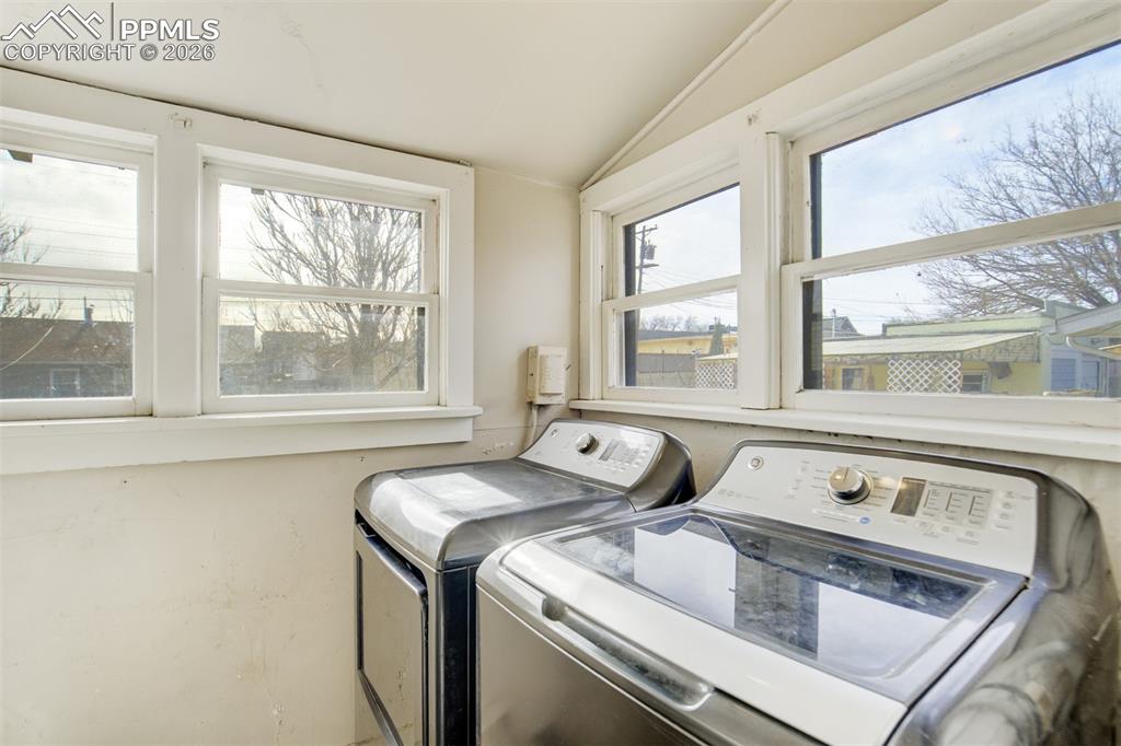 Image 16 of 37: Laundry