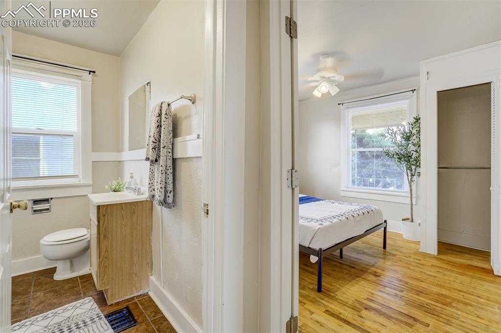 Image 21 of 37: Bathroom