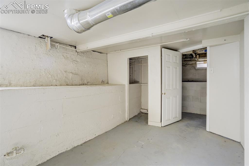 Image 28 of 37: Potential future 3rd  bedroom space