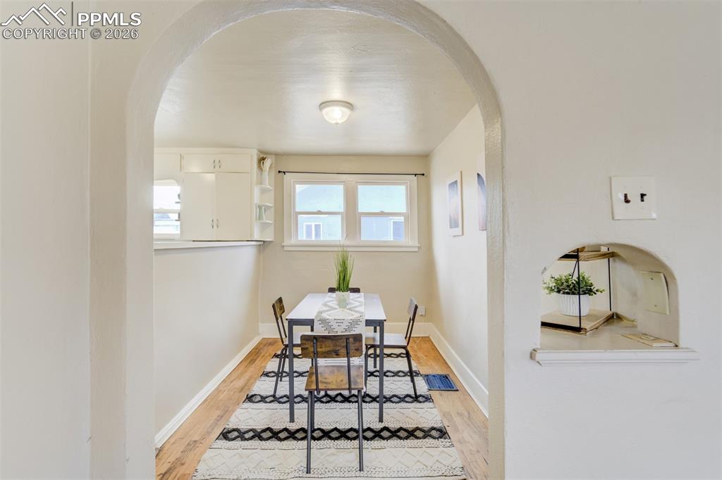 Image 8 of 37: Dining Area