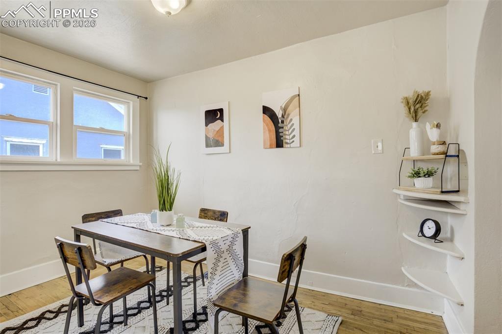 Image 9 of 37: Dining Area