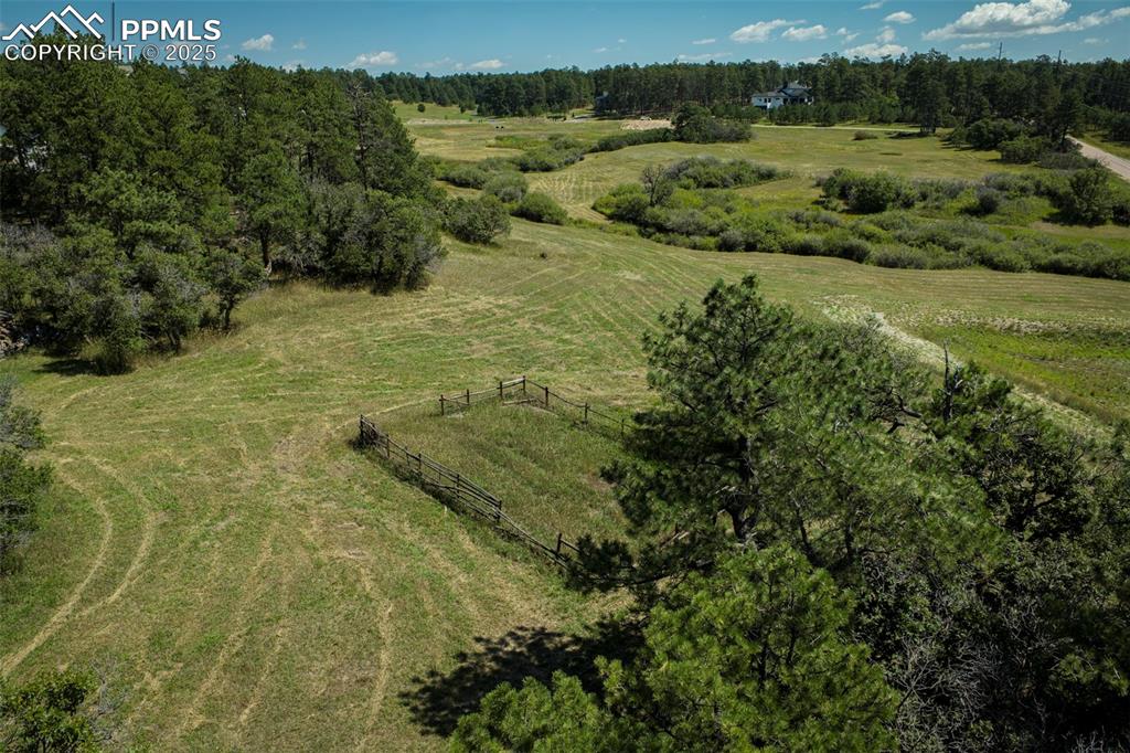 Image 3 of 18: View of property location with rural landscape