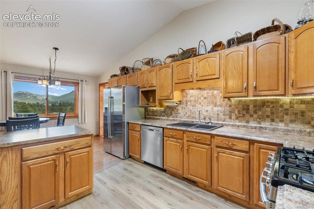 Image 6 of 35: Kitchen 