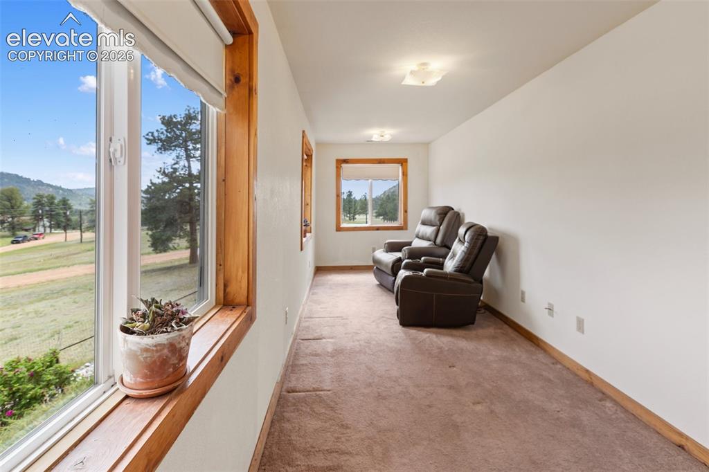Image 9 of 35: Sitting Room 
