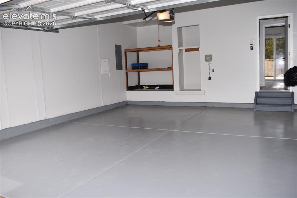 Image 12 of 12: Garage