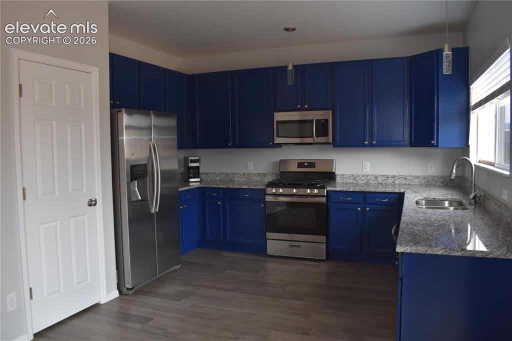 Image 2 of 12: Kitchen