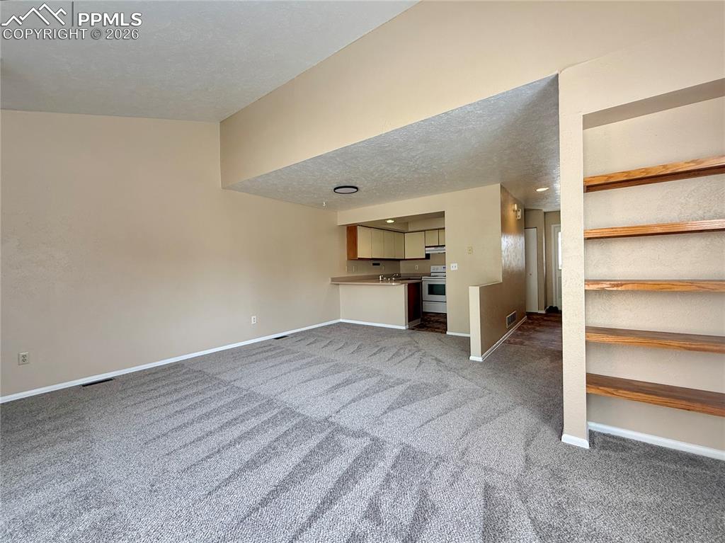Image 10 of 18: Living Room