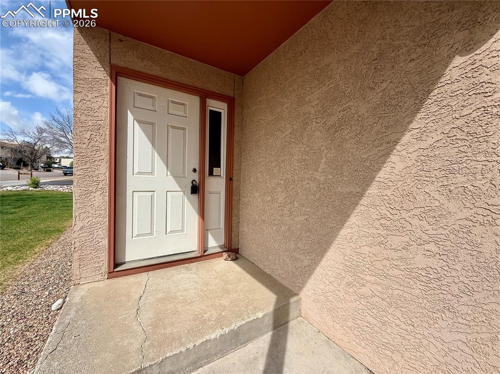 Image 3 of 18: Entry