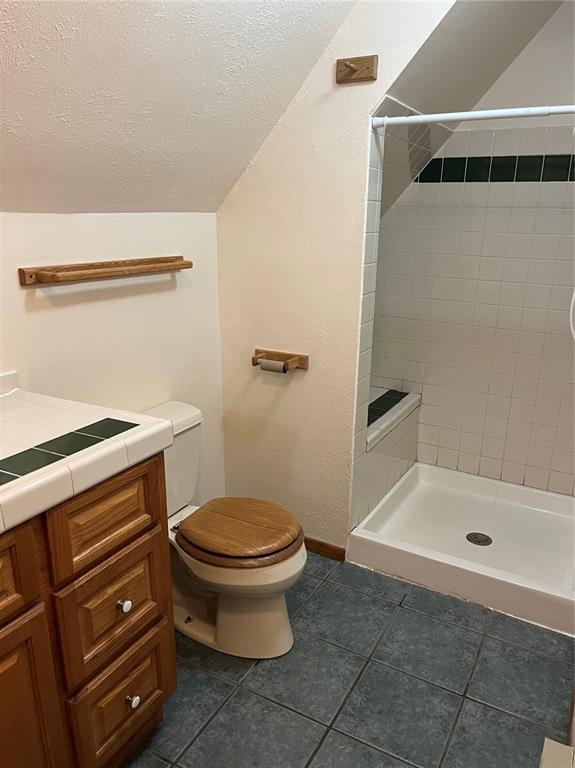 Image 10 of 10: Bathroom