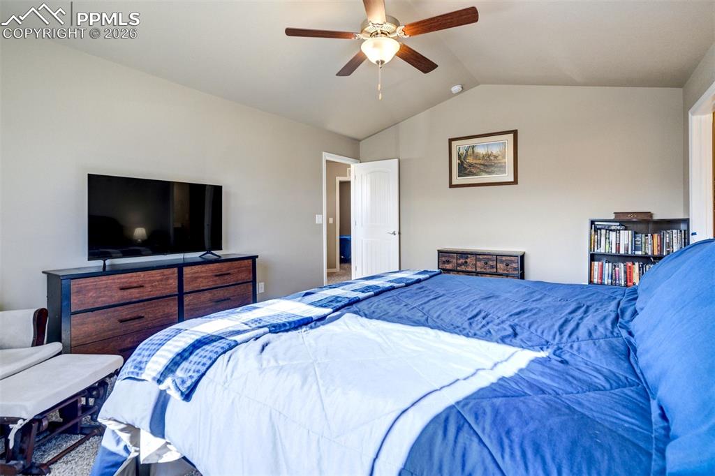 Image 18 of 49: Bedroom