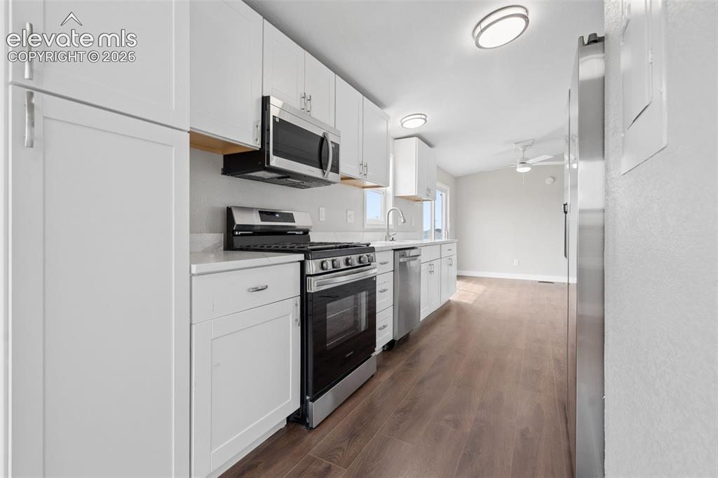 Image 10 of 37: Kitchen