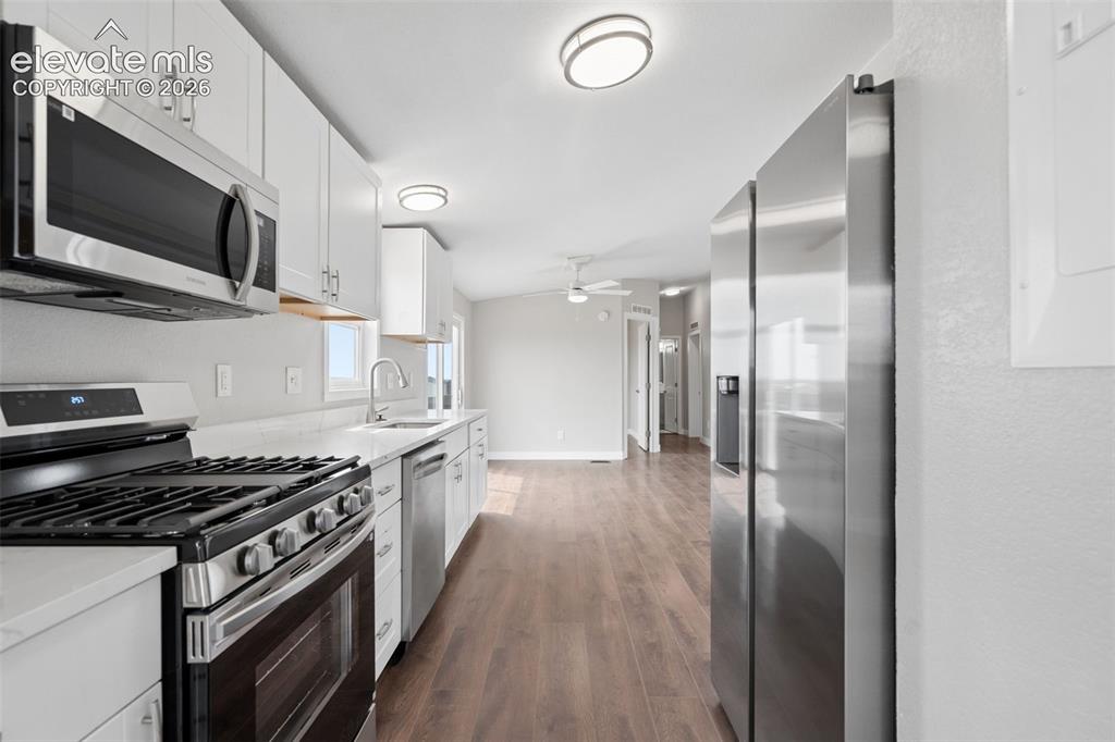 Image 11 of 37: Kitchen