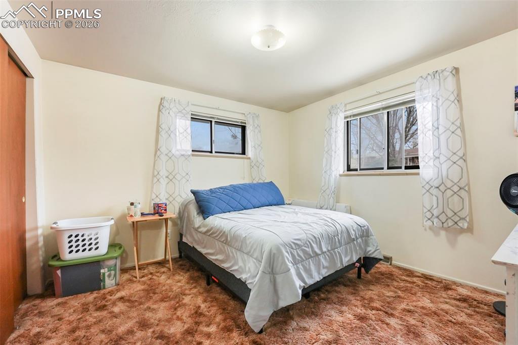 Image 12 of 44: Bedroom