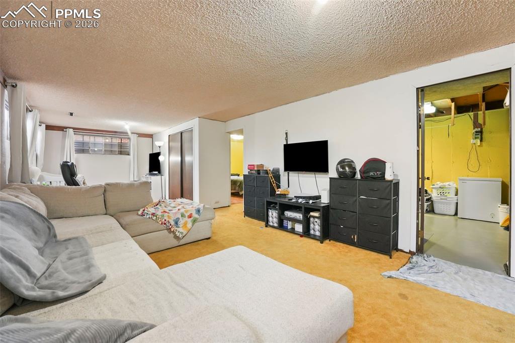 Image 17 of 44: Living Room