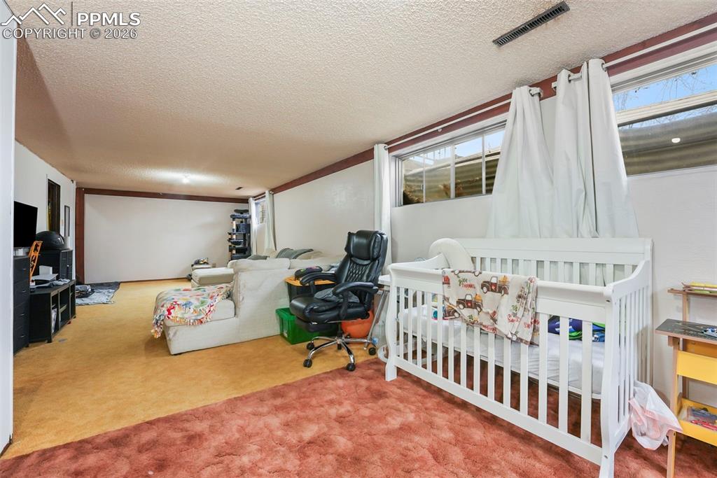 Image 23 of 44: Bedroom