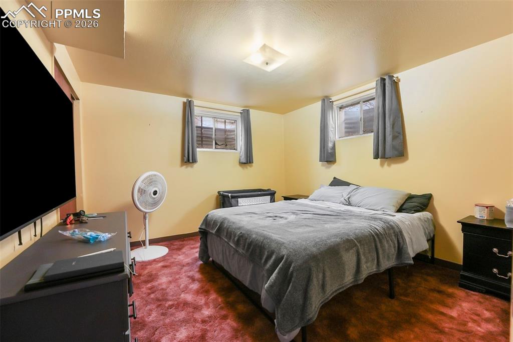 Image 24 of 44: Bedroom