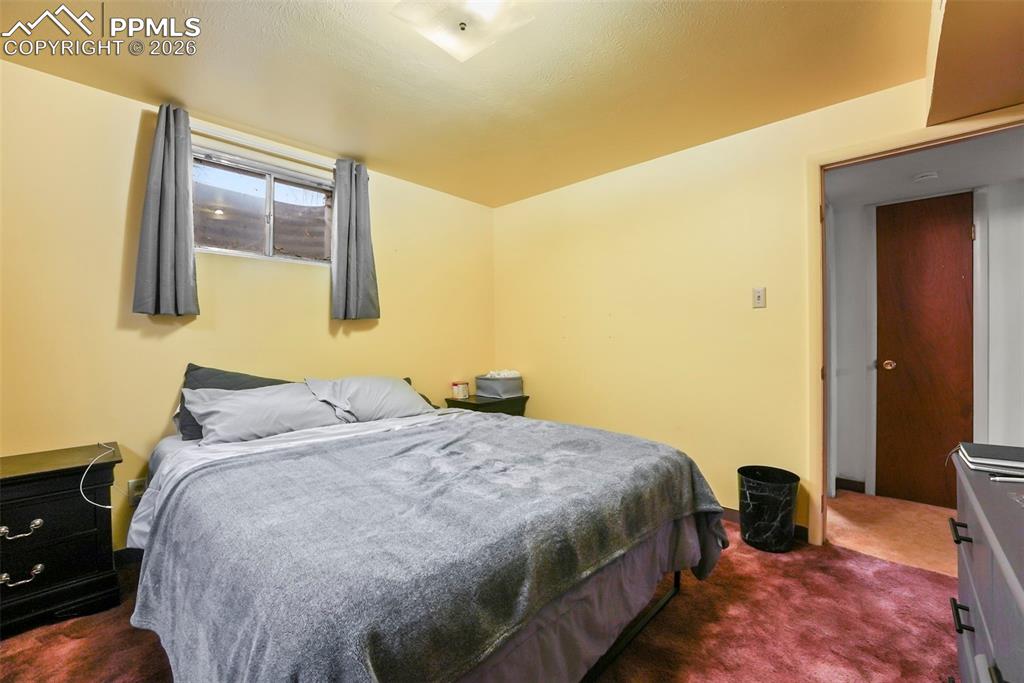 Image 25 of 44: Bedroom