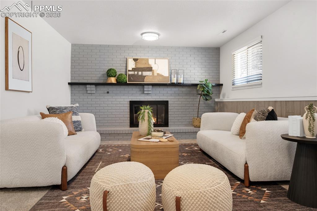 Image 12 of 37: Kitchen