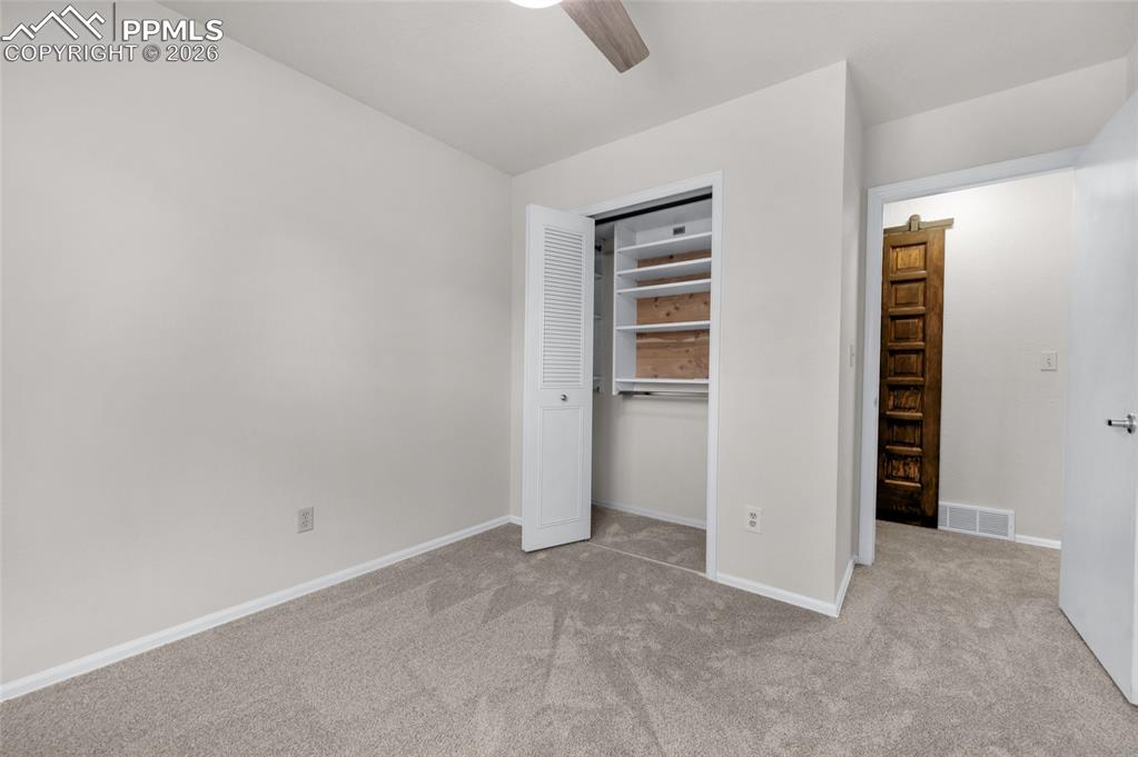 Image 28 of 37: Bathroom