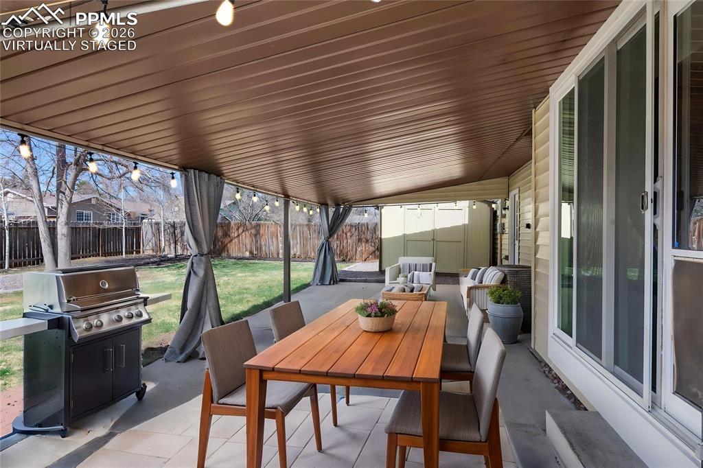 Image 29 of 37: Bedroom