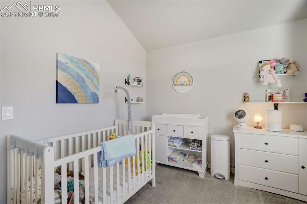 Image 29 of 50: Bedroom