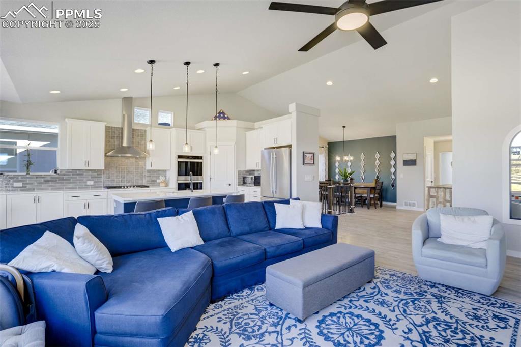 Image 9 of 50: Living Room