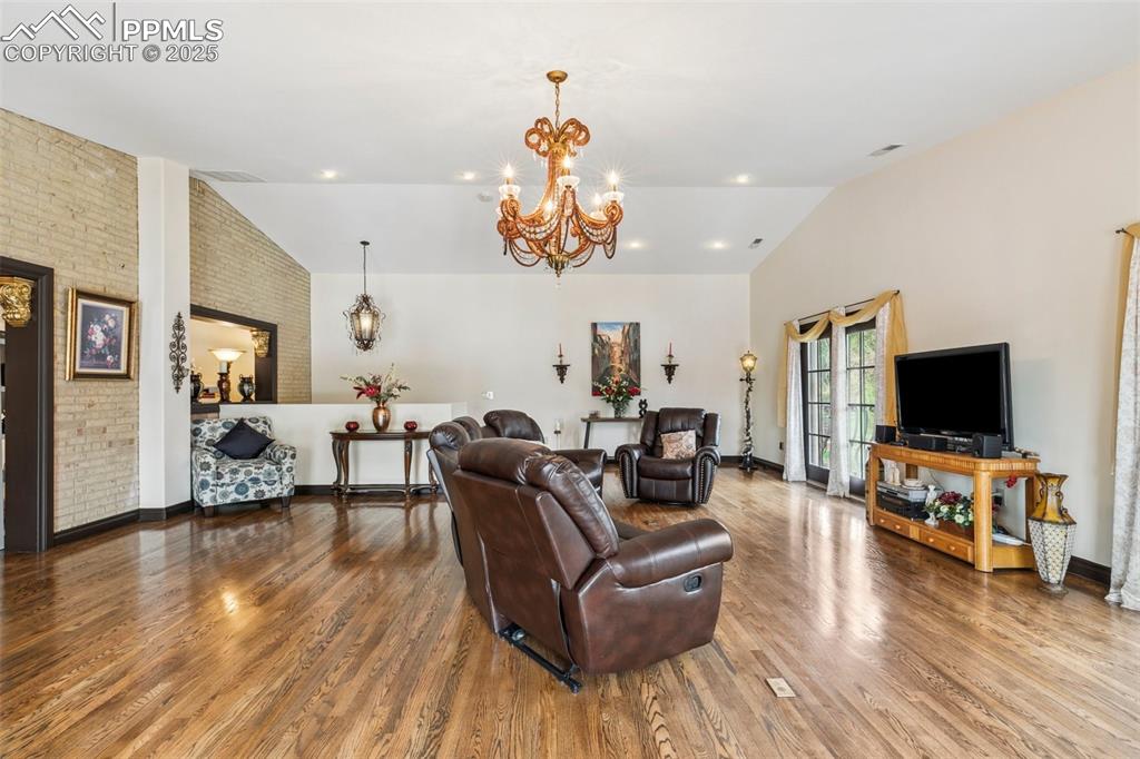 Image 36 of 50: Living Room