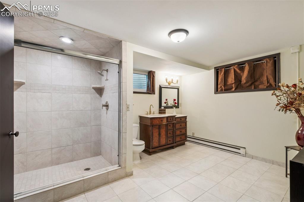 Image 45 of 50: Bathroom