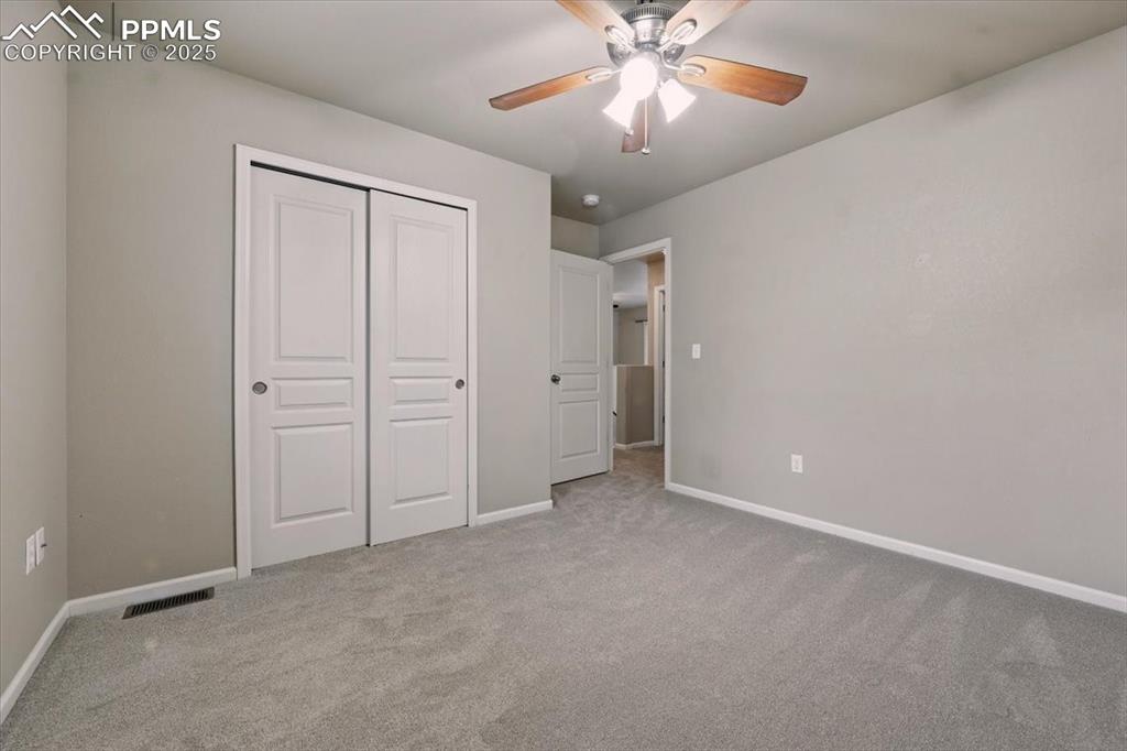 Image 19 of 30: Bedroom