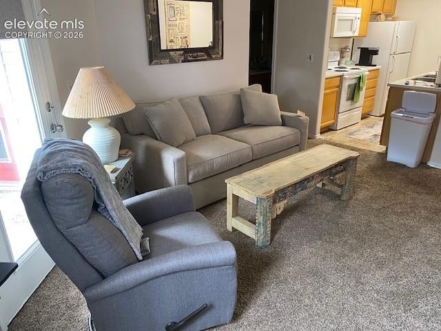 Image 2 of 7: Unit is furnished