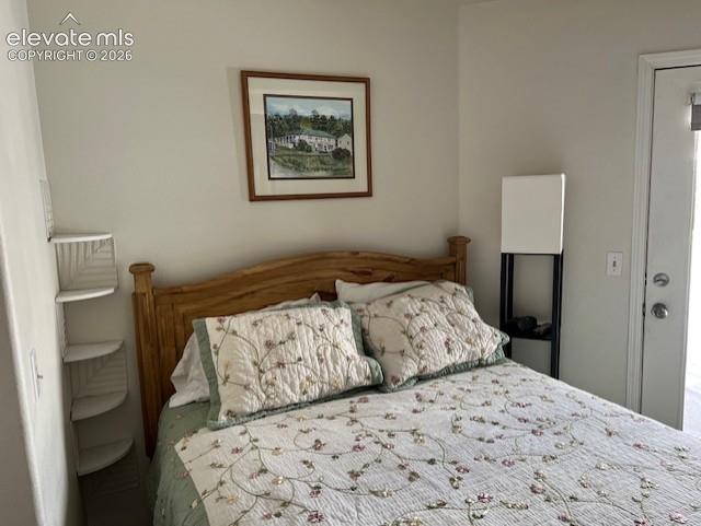 Image 7 of 7: Bedroom