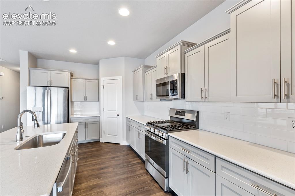 Image 5 of 22: Custom tile backsplash