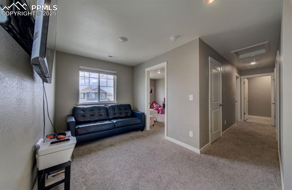 Image 23 of 28: Living Room