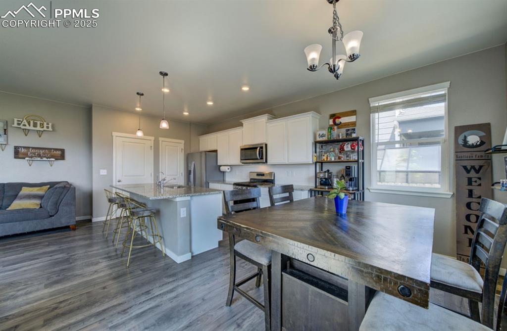 Image 8 of 28: Kitchen