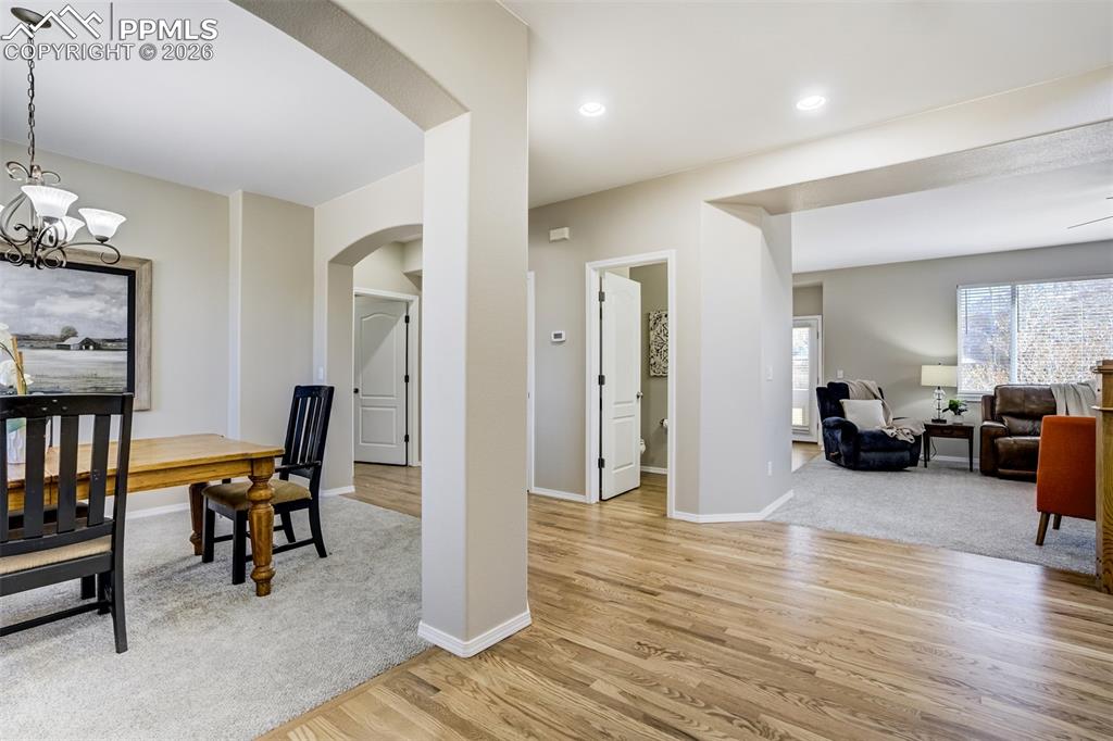 Image 19 of 49: Dining Area