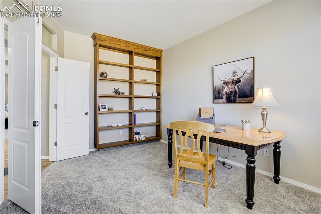 Image 23 of 49: Office