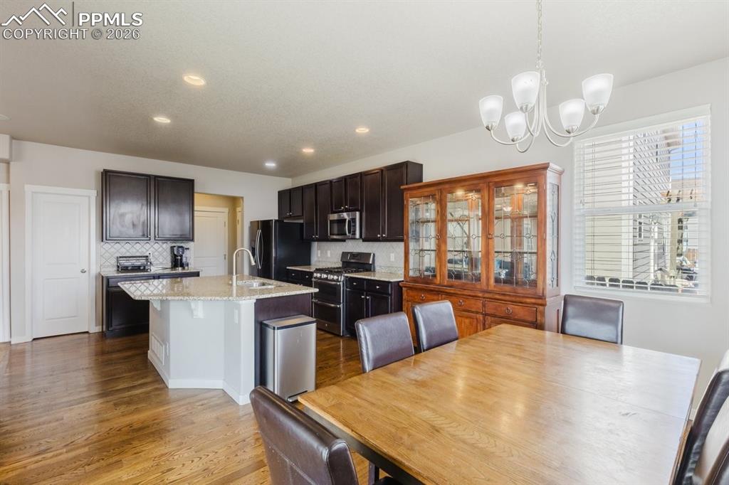 Image 12 of 37: Dining Area
