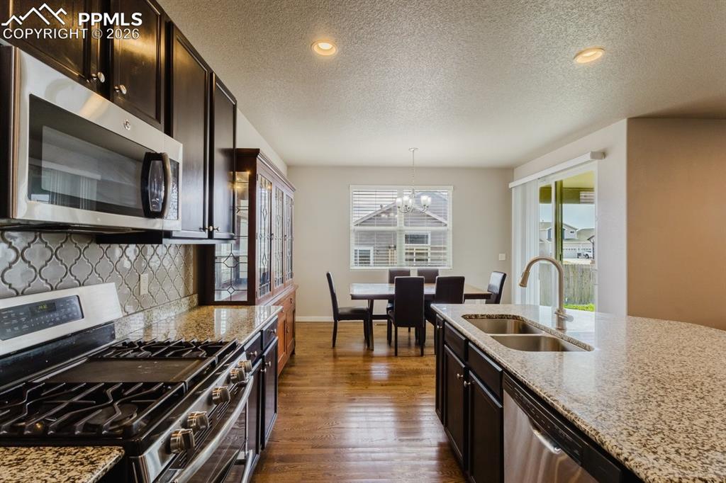 Image 14 of 37: Kitchen