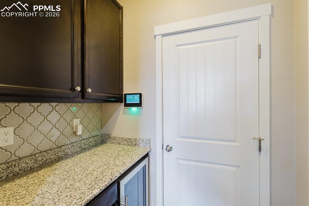 Image 16 of 37: Kitchen