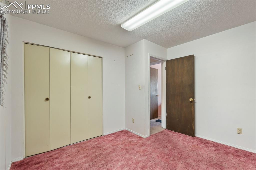 Image 21 of 41: Bedroom