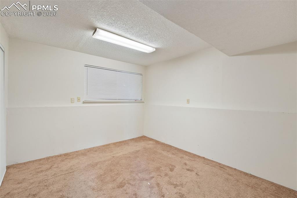 Image 26 of 41: Bedroom