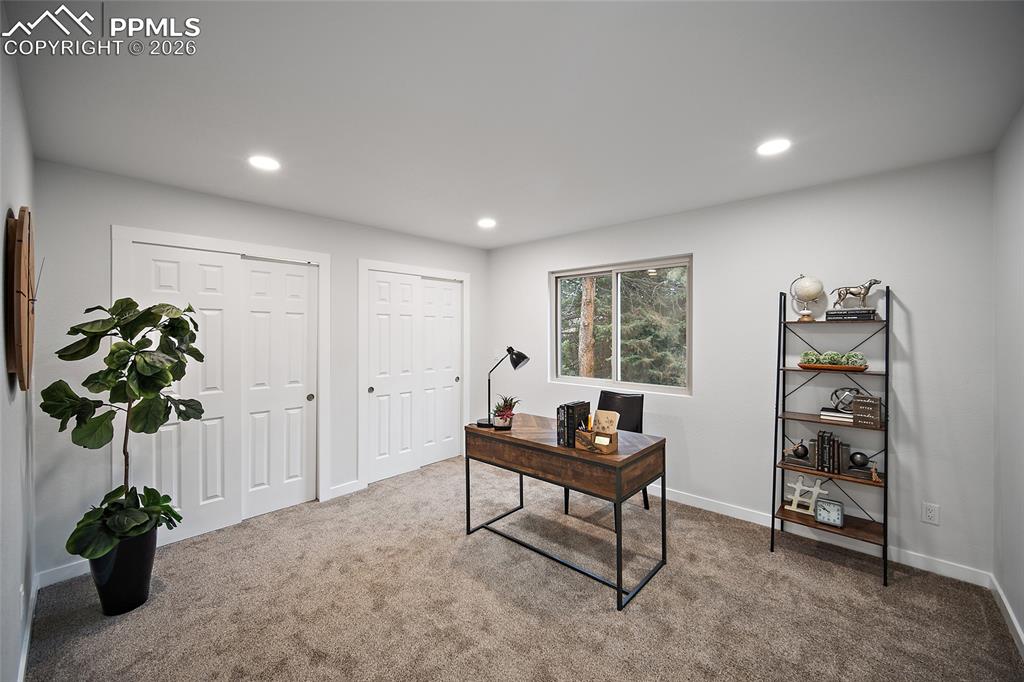 Image 16 of 43: Office