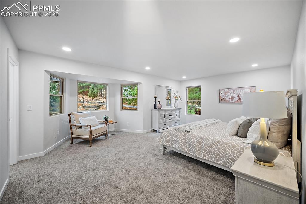 Image 19 of 43: Bedroom