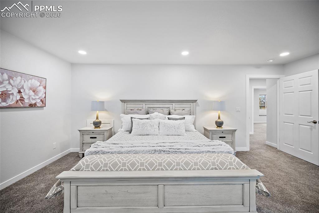 Image 21 of 43: Bedroom