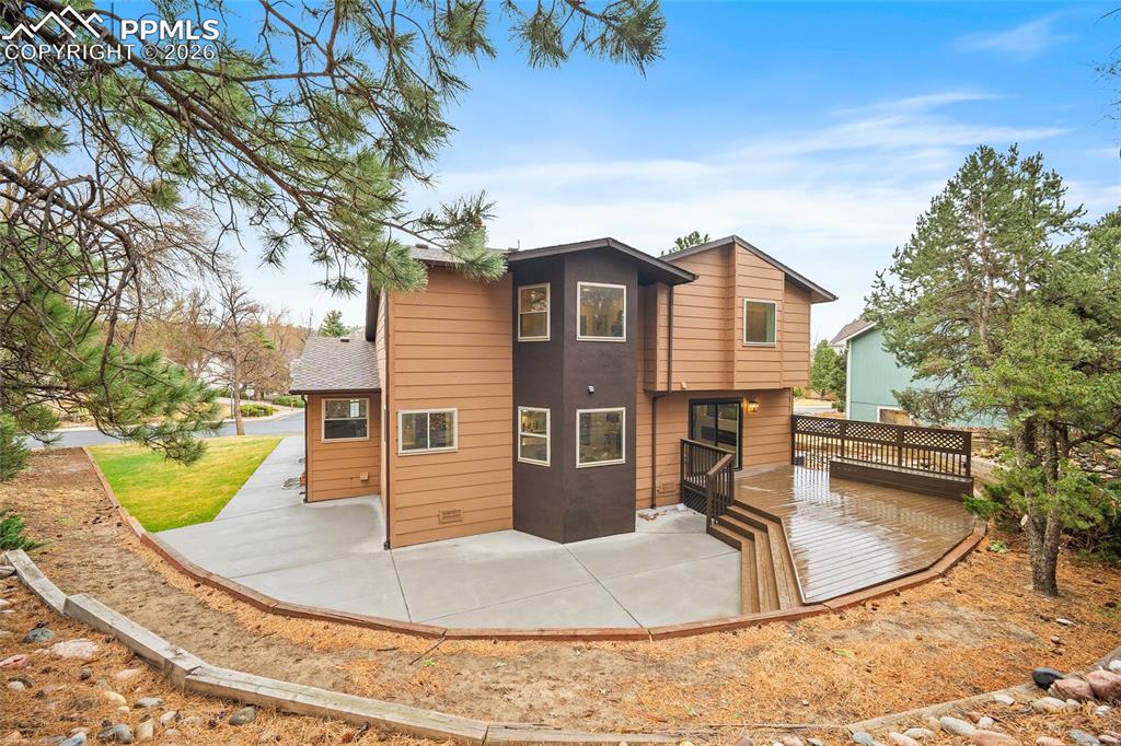 Image 40 of 43: Back of Structure