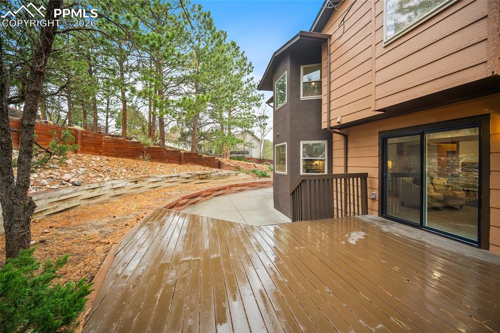 Image 41 of 43: Deck