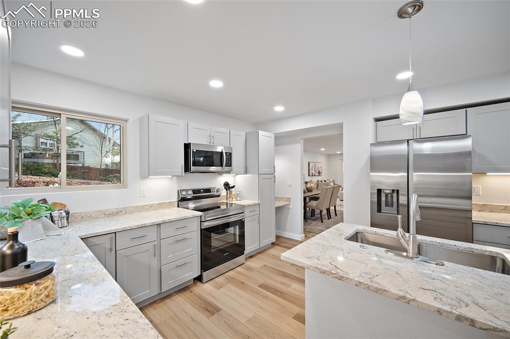 Image 6 of 43: Kitchen