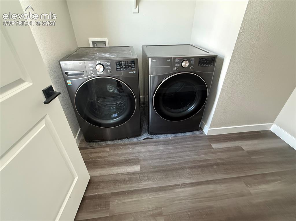 Image 12 of 13: Laundry